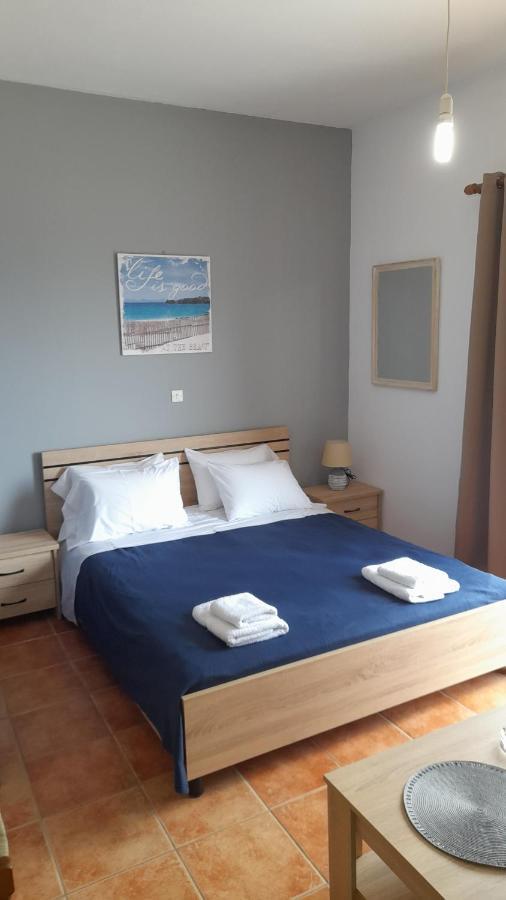 Στούντιο Με Θέα Τη Θάλασσα Appartement Itea Buitenkant foto