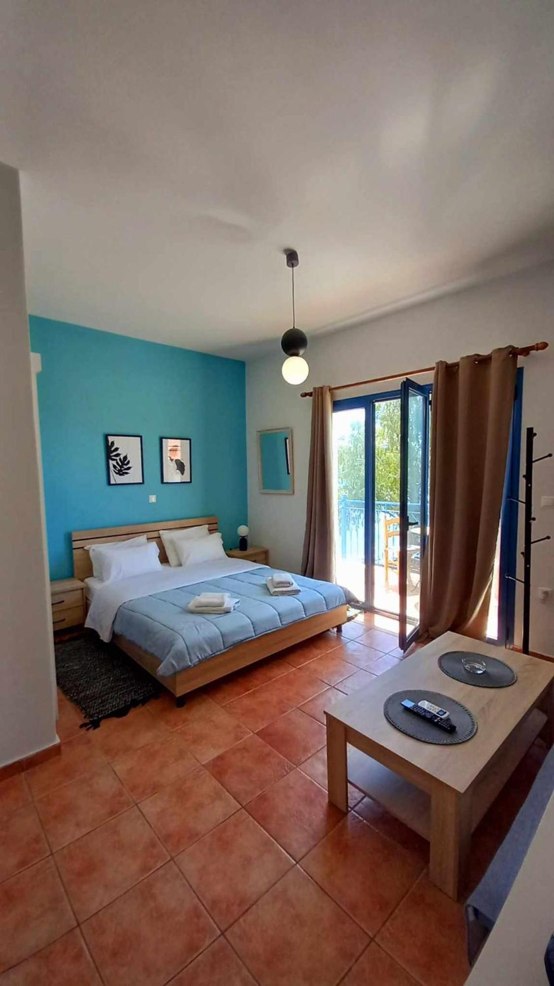 Στούντιο Με Θέα Τη Θάλασσα Appartement Itea Buitenkant foto
